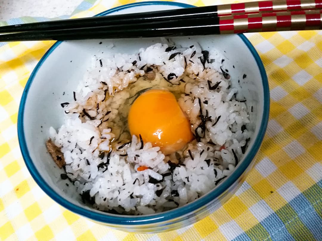 ひじきご飯のTKGの完成写真