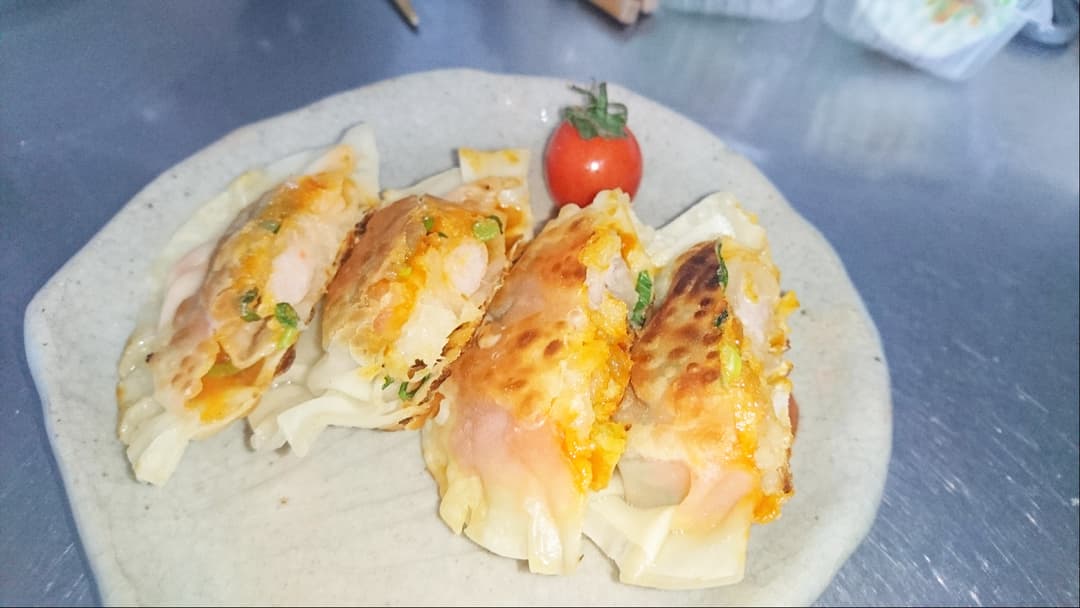エビチリの餃子の皮包みの完成写真