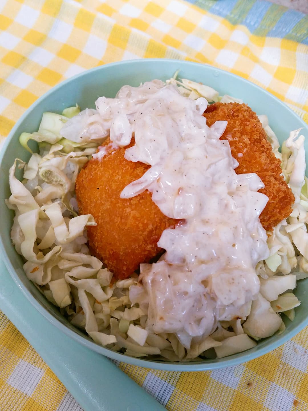 白身魚のタルタル丼の完成写真