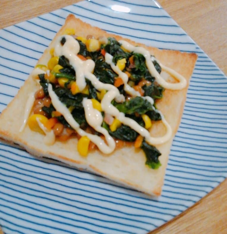 納豆ほうれん草トーストの完成写真