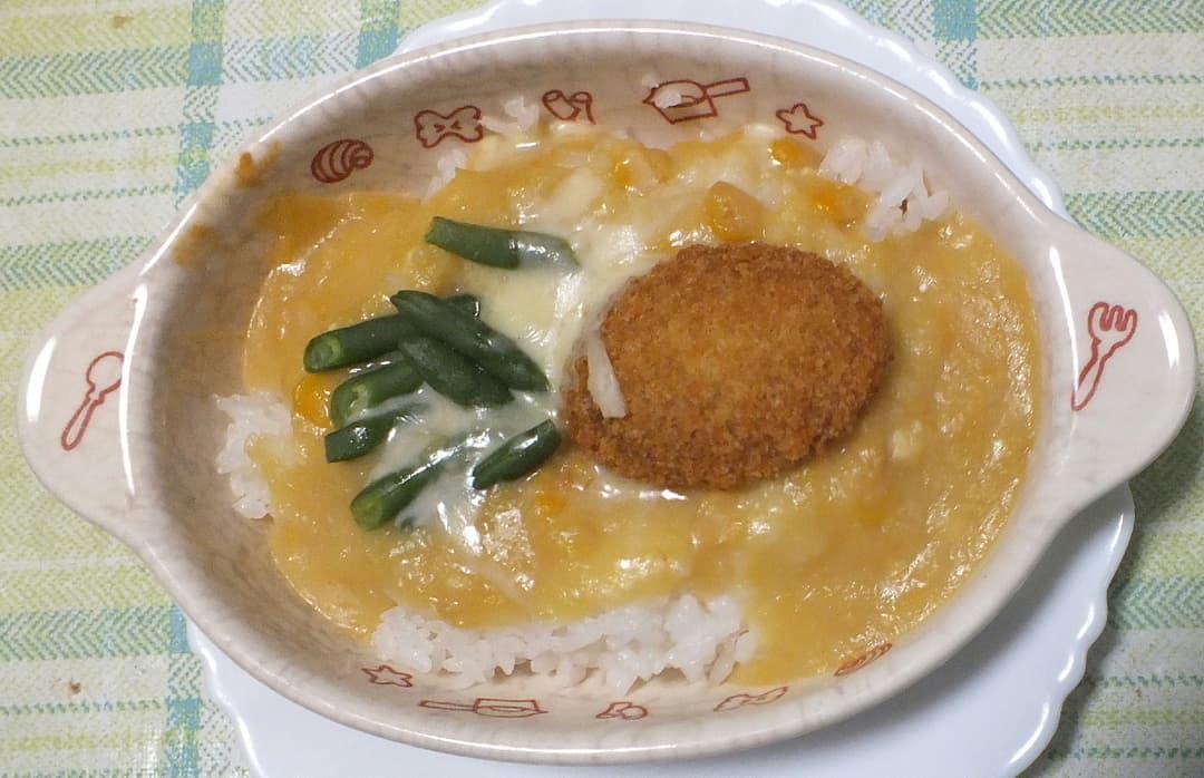 カレーコロッケ入りコーンクリームドリアの完成写真