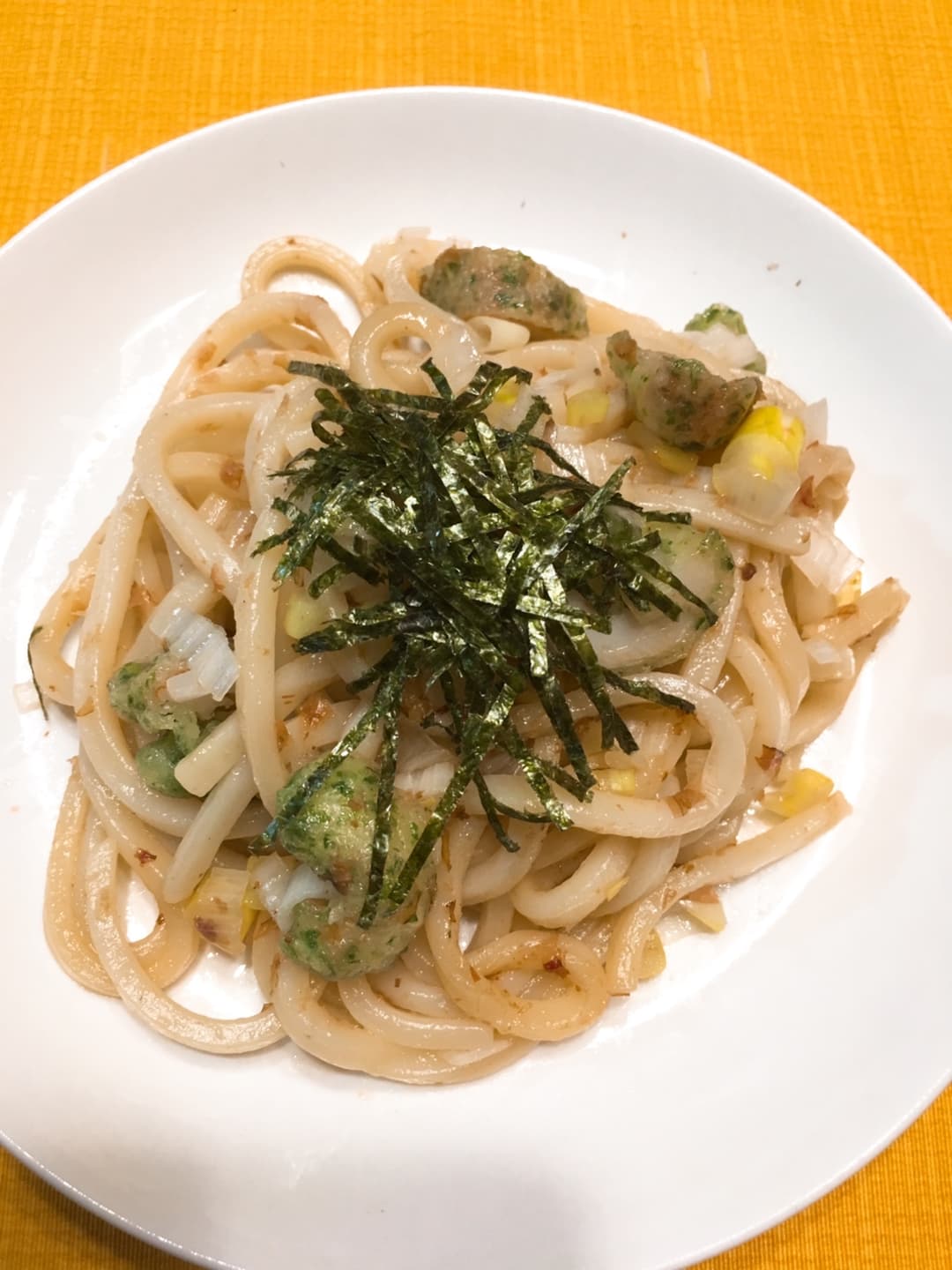 ちくわの磯辺揚げ入り焼きうどんの完成写真