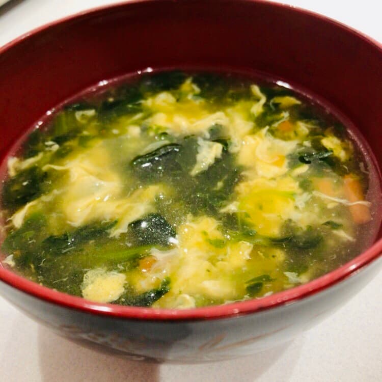 ふわふわ卵とほうれん草の中華スープの完成写真