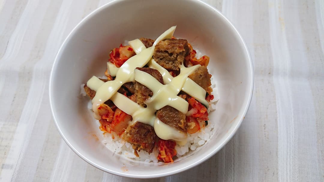 焼肉キムチ丼の完成写真