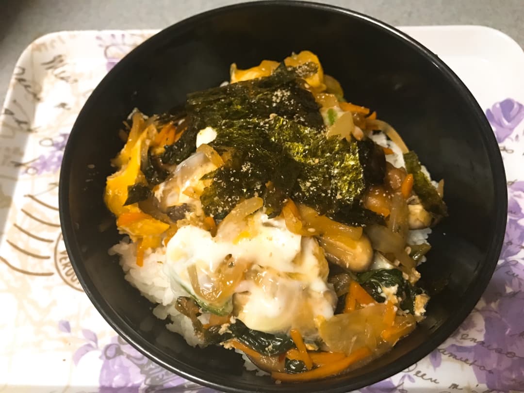 親子チゲ丼の完成写真