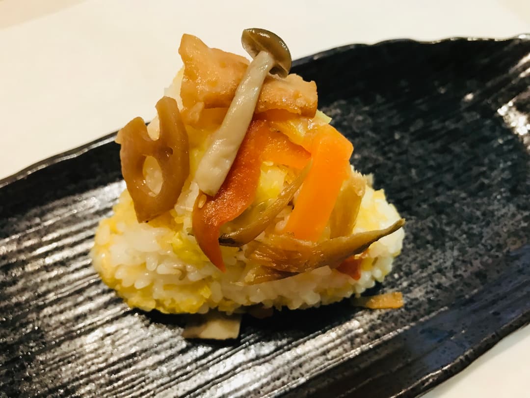 さつま揚げと昆布のうま煮のおにぎりの完成写真