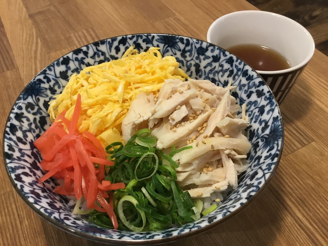 サラダチキンの鶏飯風の完成写真