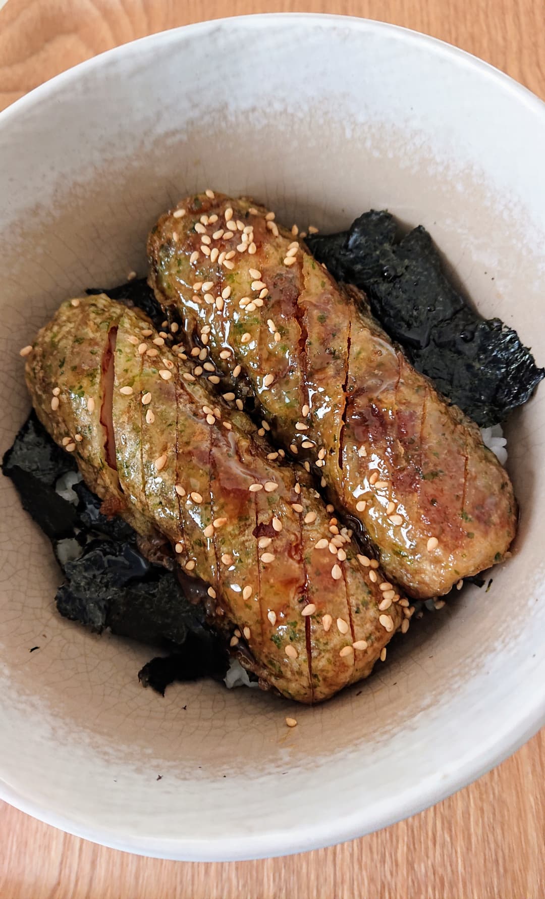 ヘルシー餅麦入り太ちくわ蒲焼き丼の完成写真