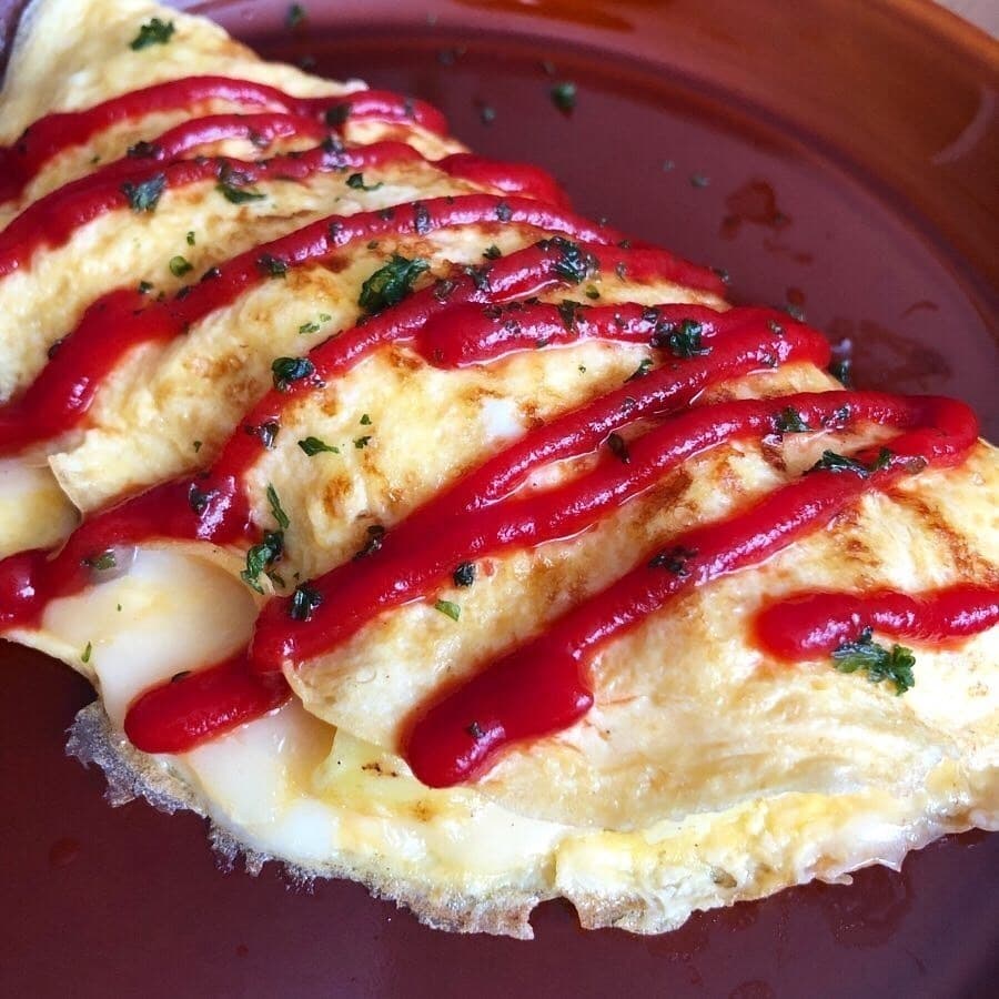カツが入ったトロトロふんわりオムレツの完成写真