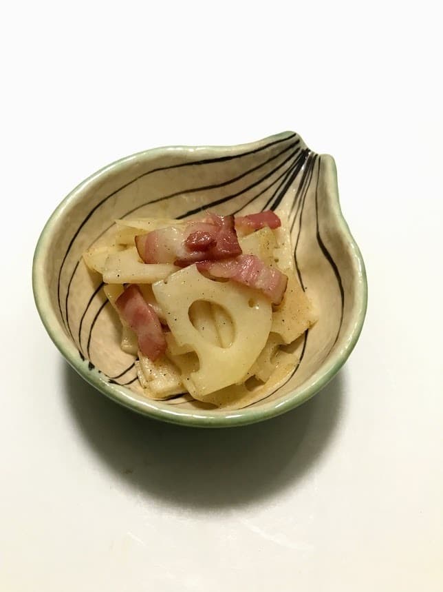 ベーコンと蓮根のペペロンチーノ風の完成写真