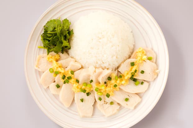 おうちで本格！レンジで海南鶏飯の完成写真