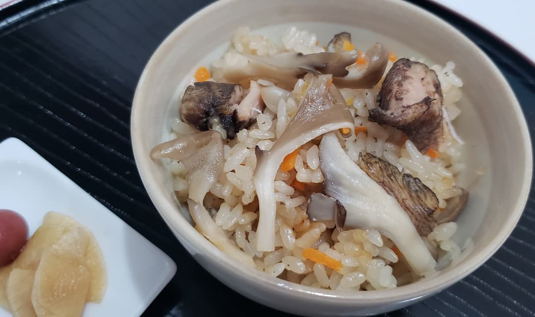 炭火やきとりで簡単炊き込みご飯の完成写真