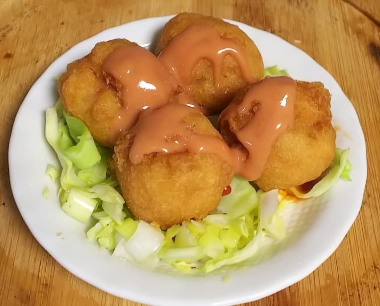 アメリカンドッグのトマトソースかけの完成写真