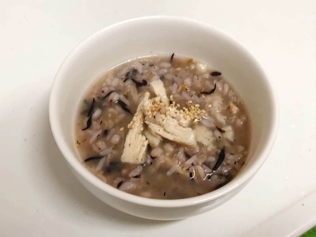 鶏と梅ひじきのお粥の完成写真