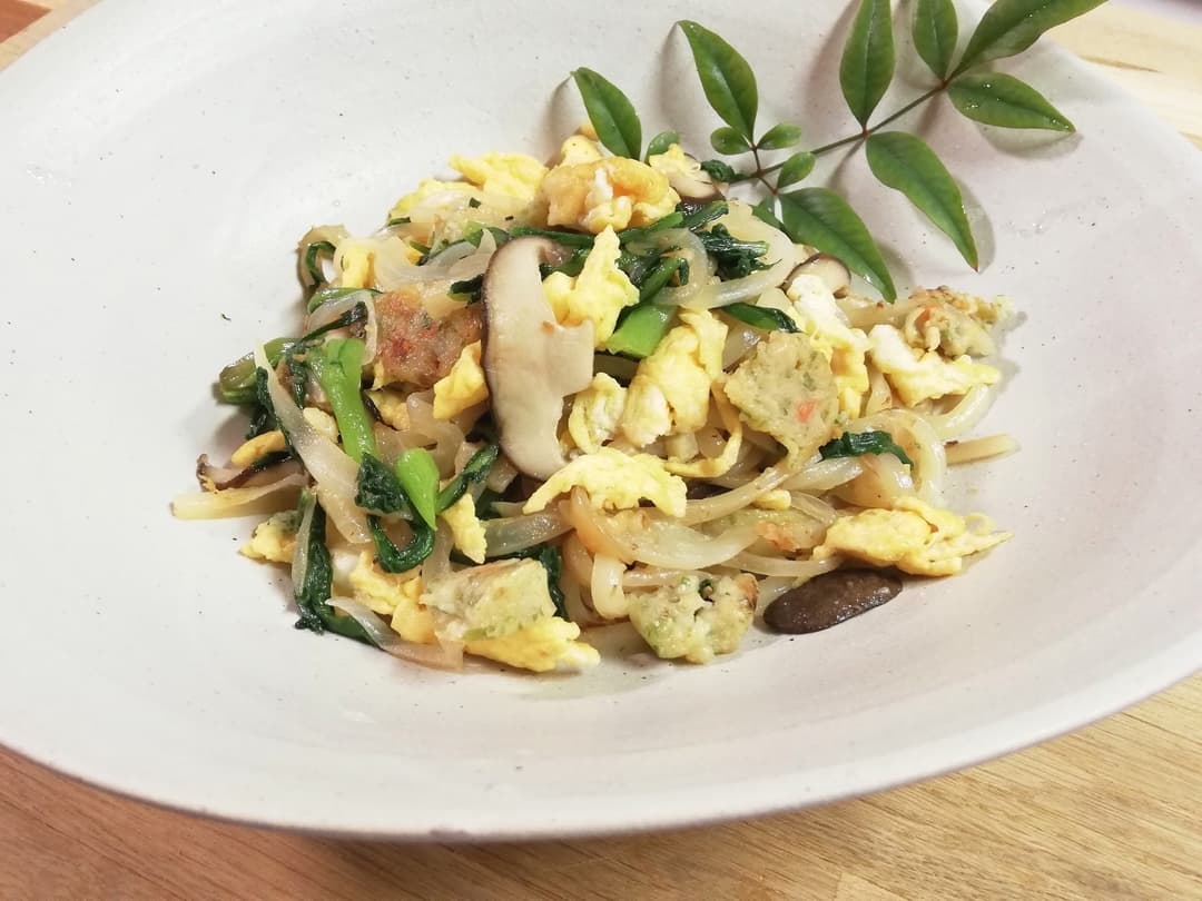 あさりと筍の磯辺揚げと春菊の焼きうどんの完成写真