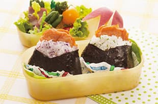 からあげむすび弁当の完成写真