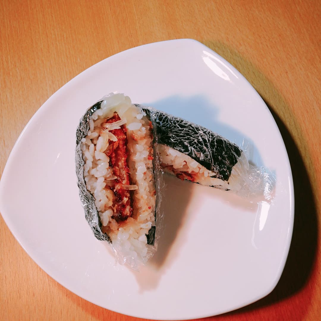 えびカツのおにぎらずの完成写真