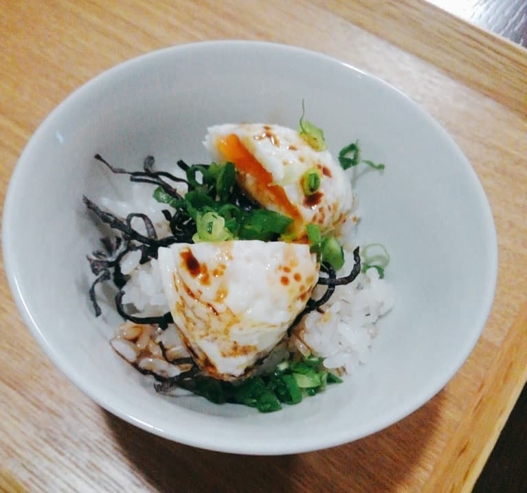 簡単☆塩昆布とハムエッグの丼の完成写真