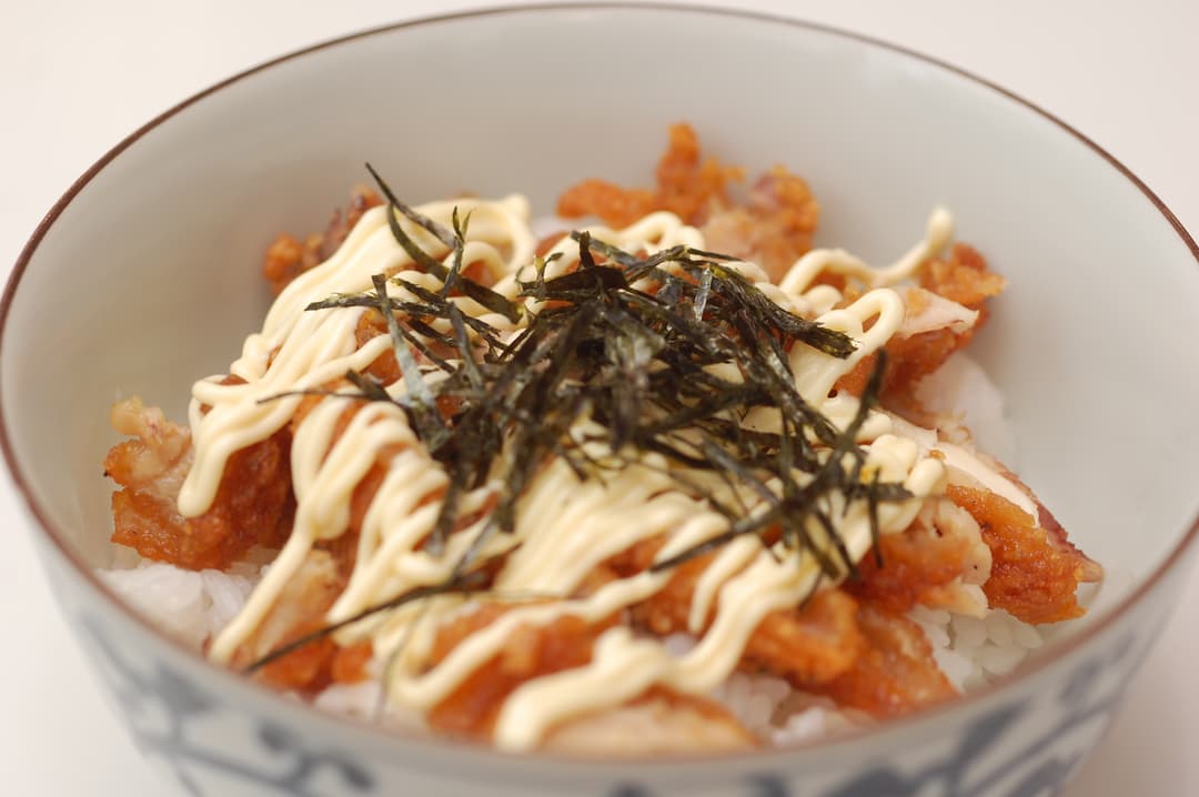 超簡単！ごはんモリモリ手羽から丼の完成写真