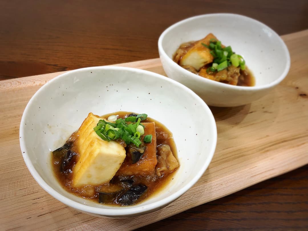 白いご飯に合う！厚揚げのなすひき肉あんかけの完成写真
