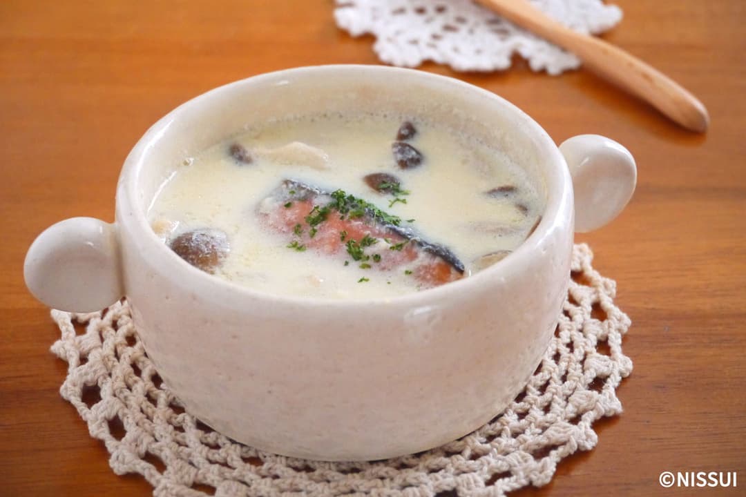 レンジで簡単！さけの塩焼きとしめじの豆乳スープの完成写真