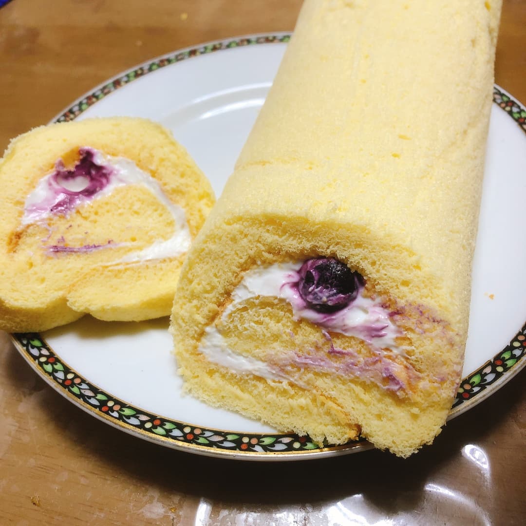 ブルーベリーロールケーキの完成写真