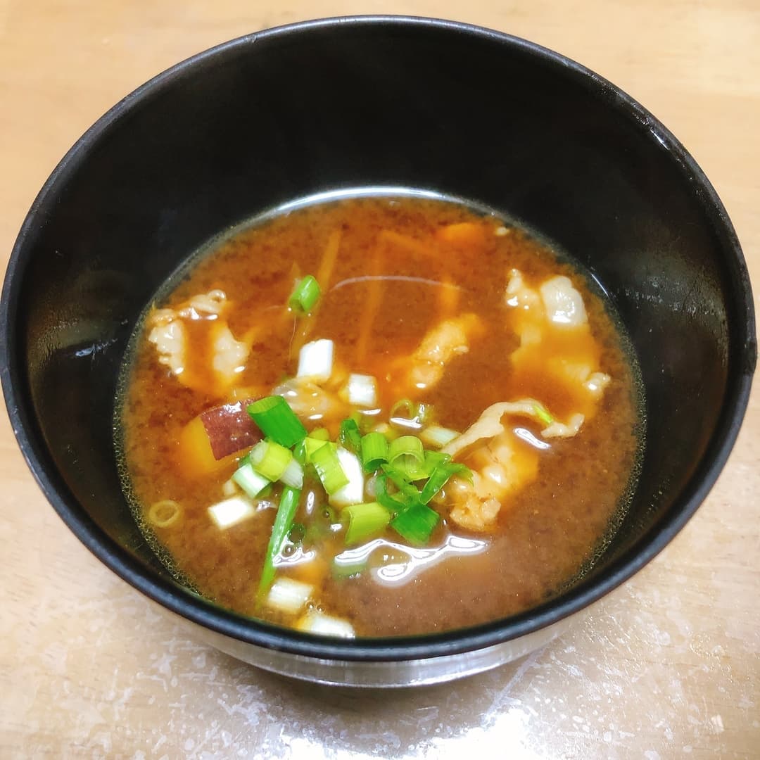 きんぴらごぼうで豚汁の完成写真