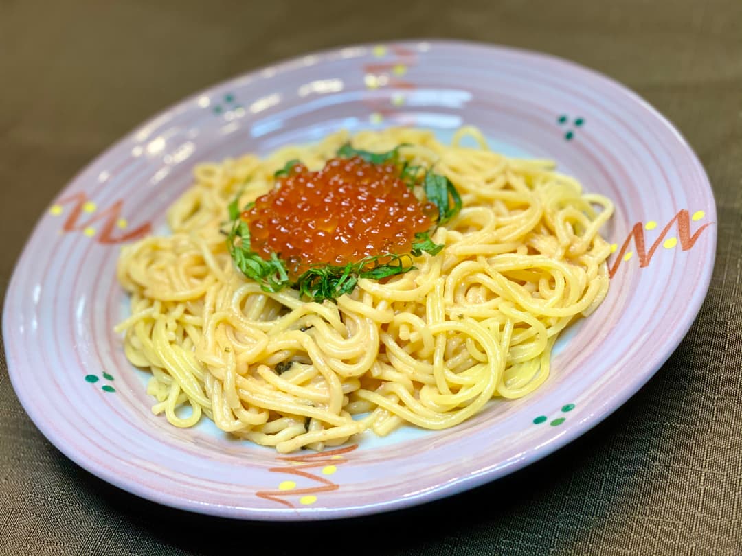 いくらと大葉の明太子クリームパスタの完成写真