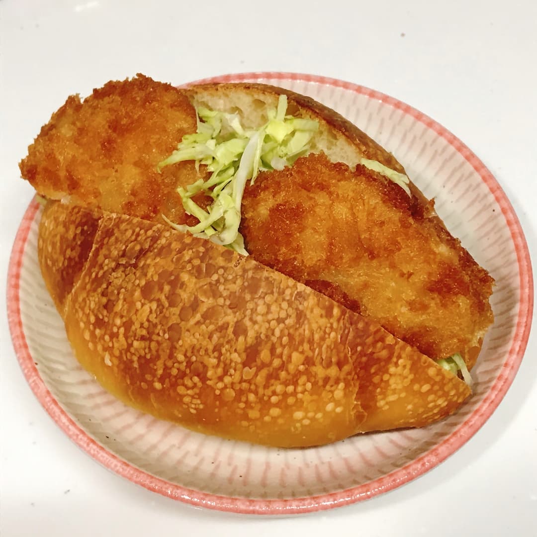 極上ヒレかつクロワッサンサンドの完成写真