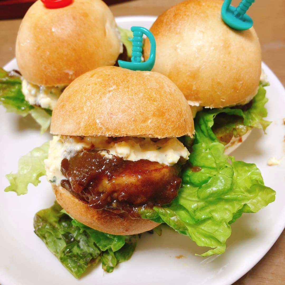 煮込みハンバーグバーガーの完成写真