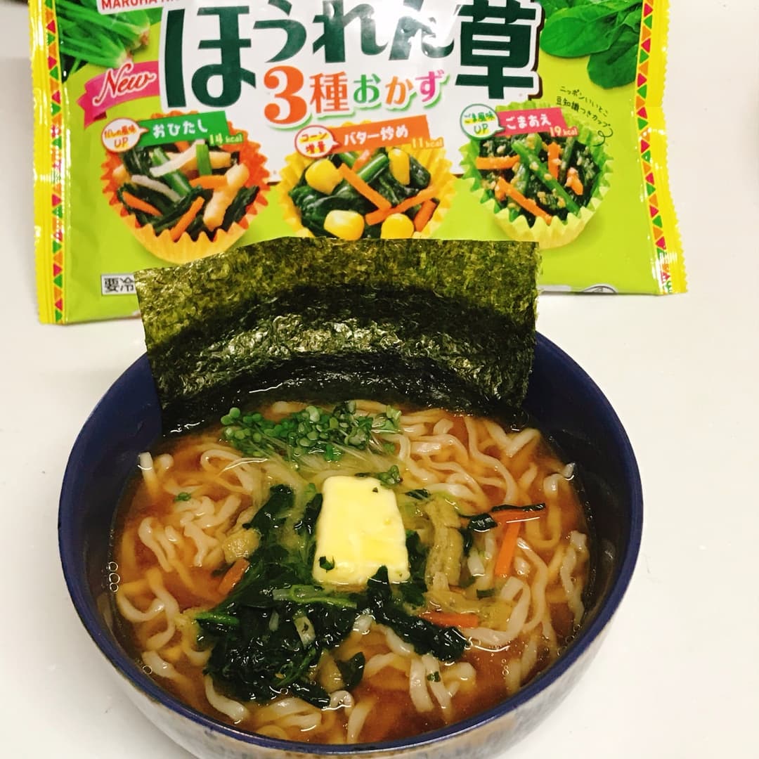 ほうれん草の味噌バターラーメンの完成写真