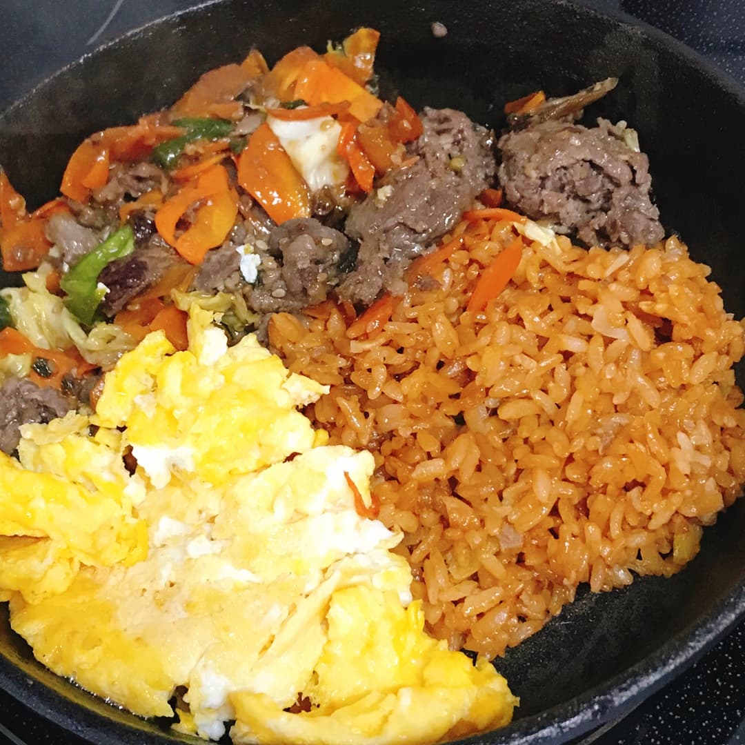 石焼カルビ飯の完成写真