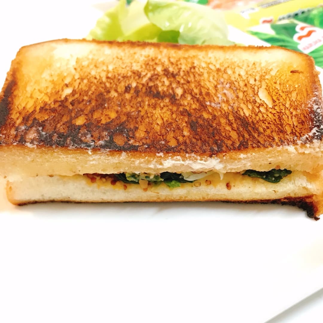 ほうれん草サラダチキンのバタートーストの完成写真
