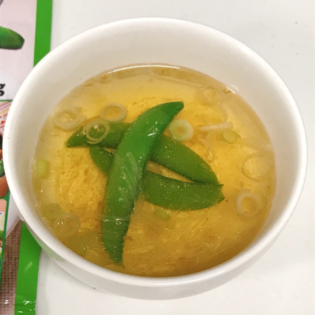 レンジで作るスナップえんどうの春雨スープの完成写真