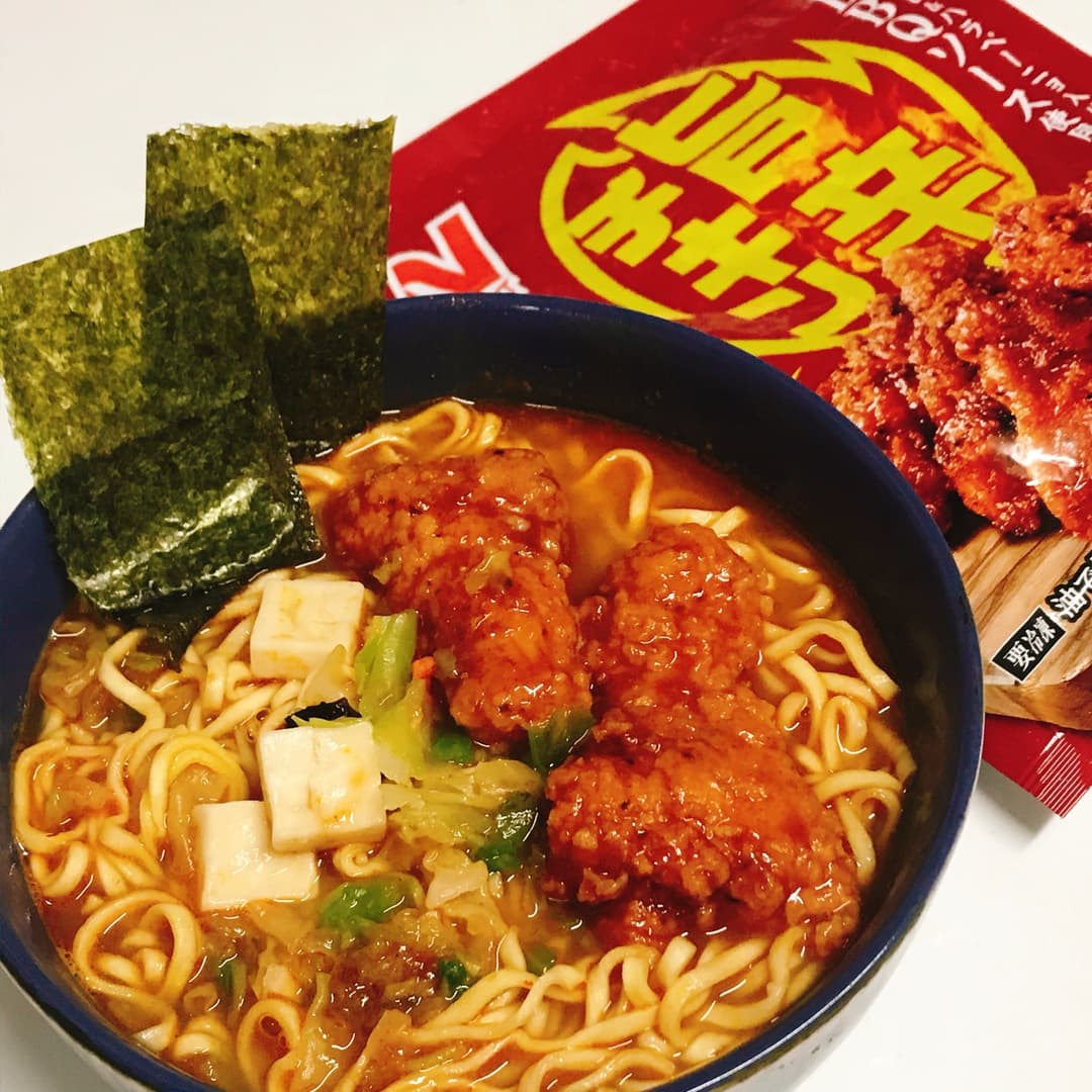 旨辛チキンの激辛ラーメンの完成写真