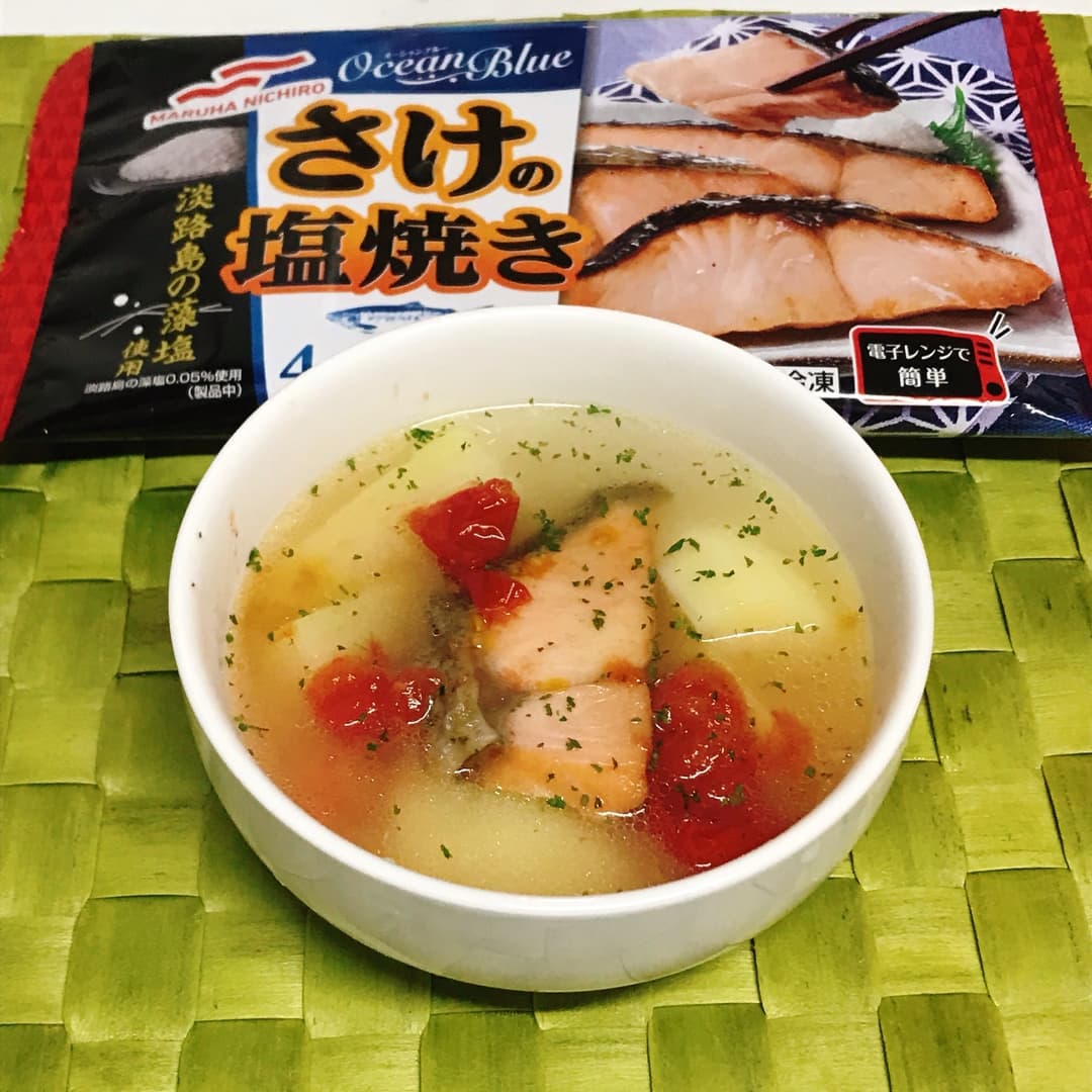 さけとじゃが芋のにんにくスープの完成写真