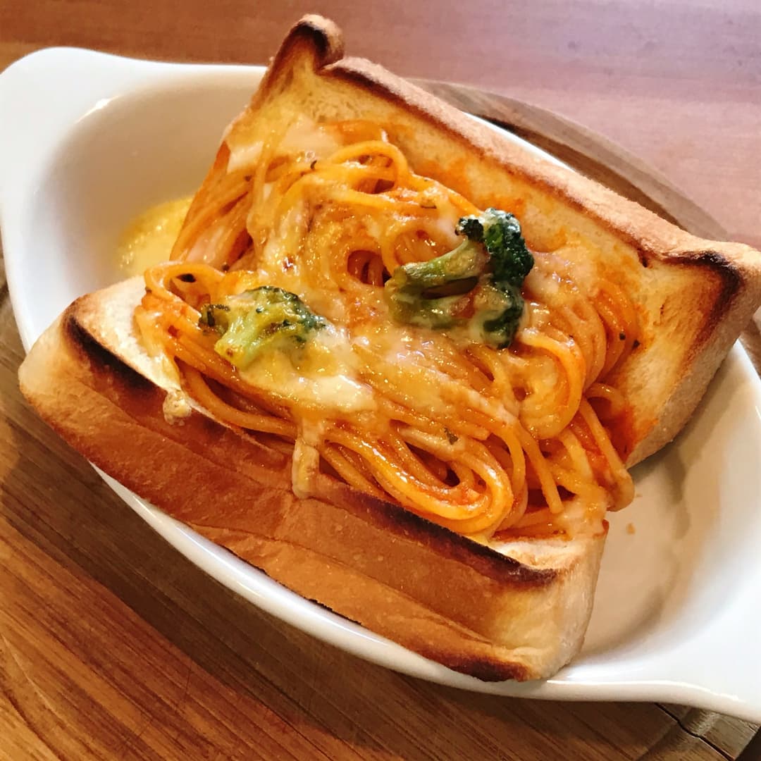 スパ王蟹の濃厚トマトスパゲティのチーズトーストの完成写真
