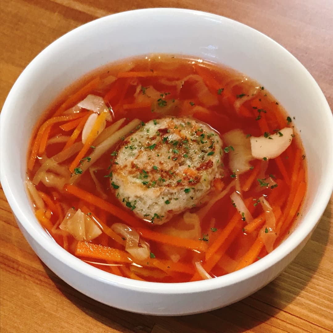 レンジで作る和風ハンバーグのにんにくスープの完成写真