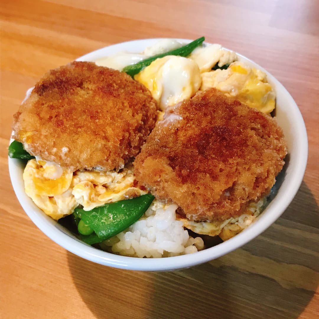 カレーコロッケの卵とじの完成写真
