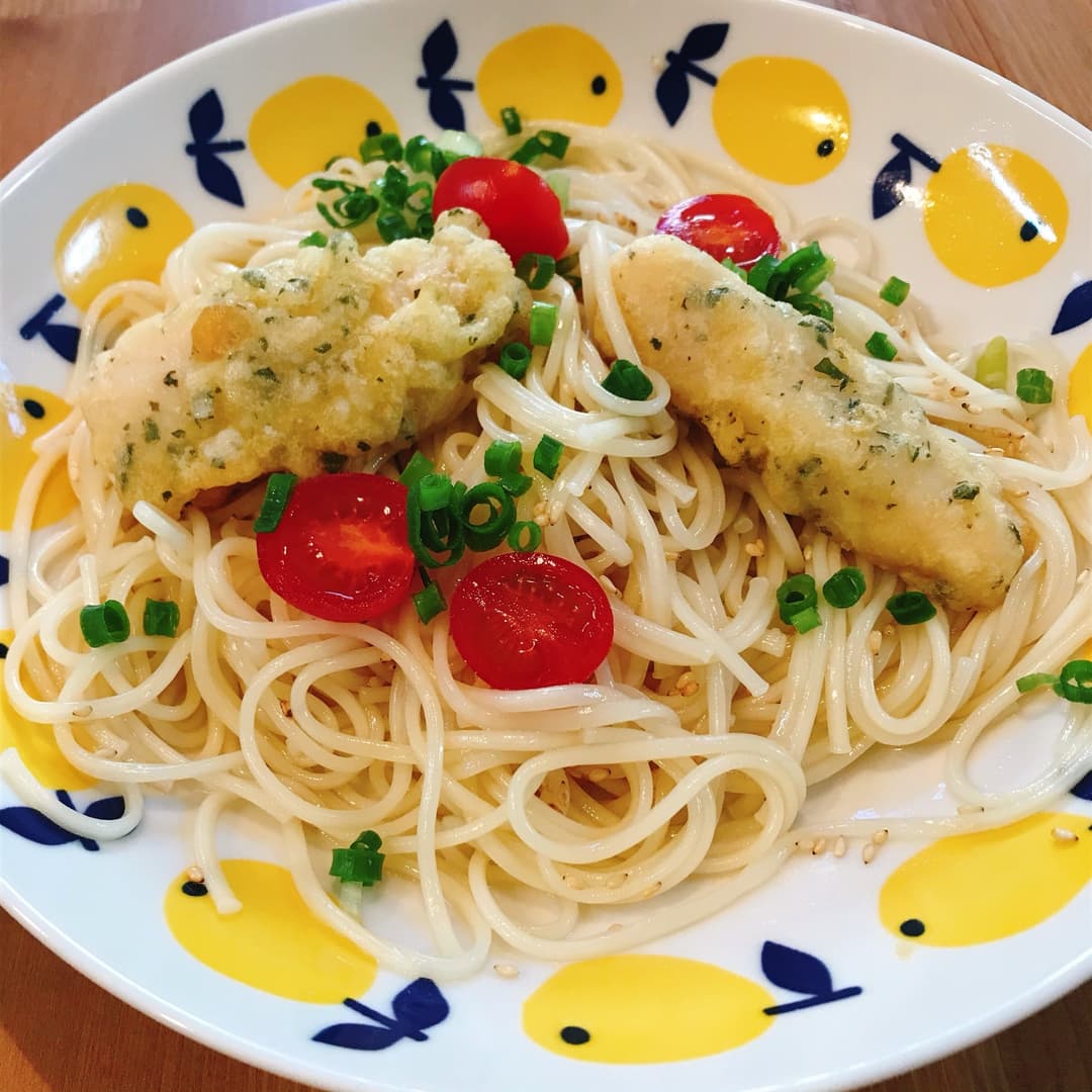 ごま油香る梅しそささみぶっかけそうめんの完成写真