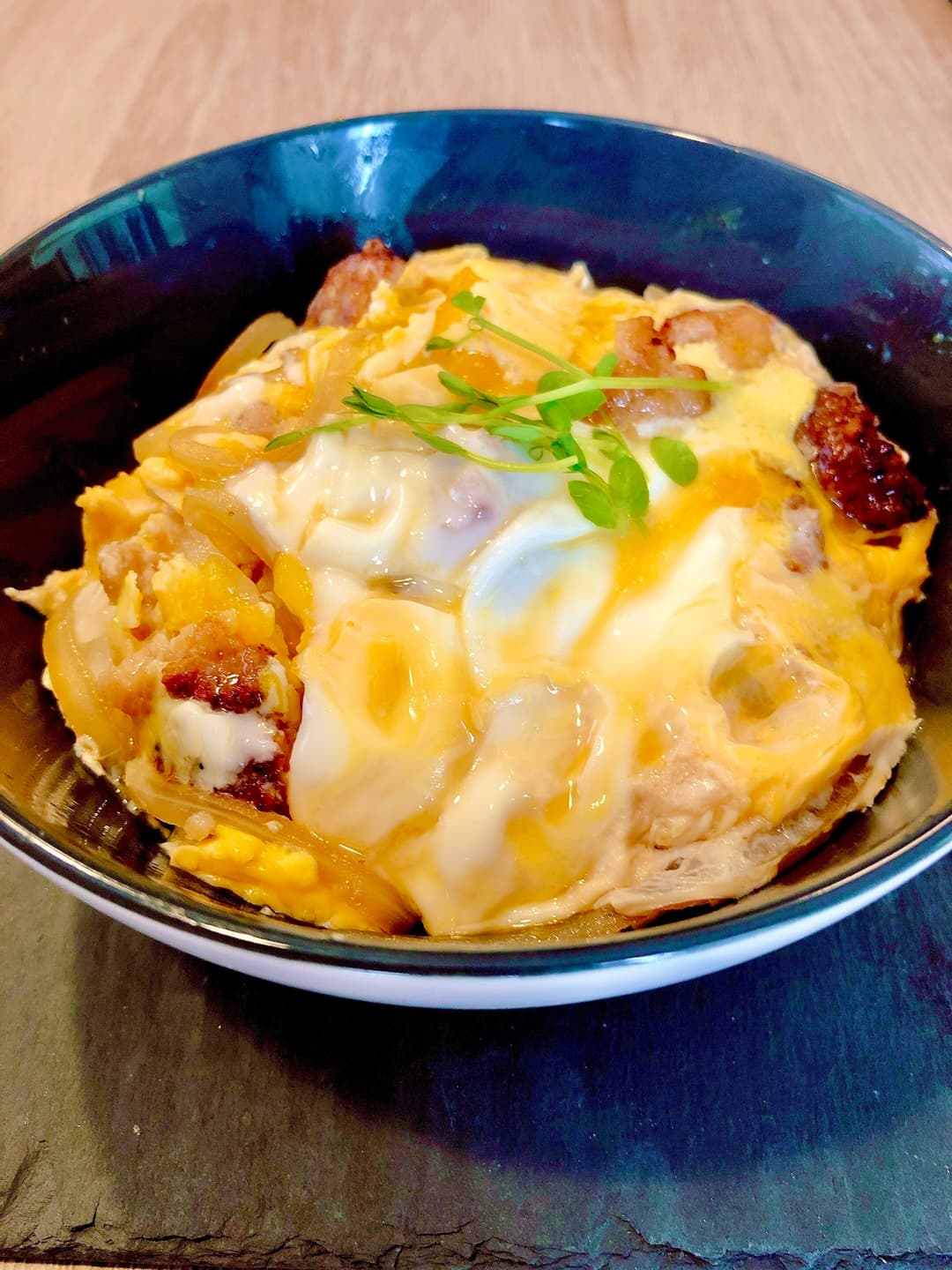 簡単!鶏つくねで卵とじ丼の完成写真