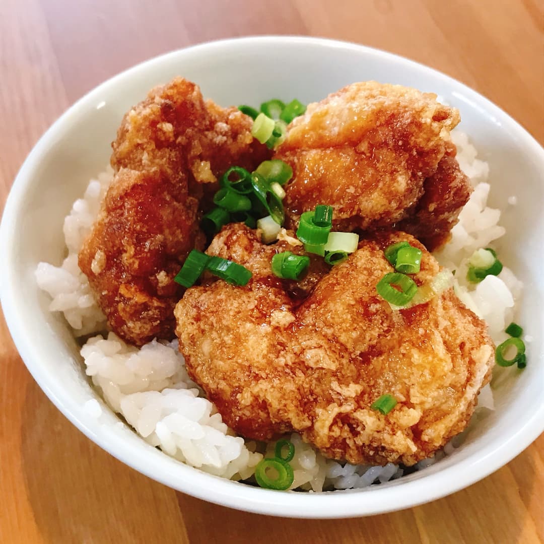 若鶏タツタの照り焼き丼の完成写真