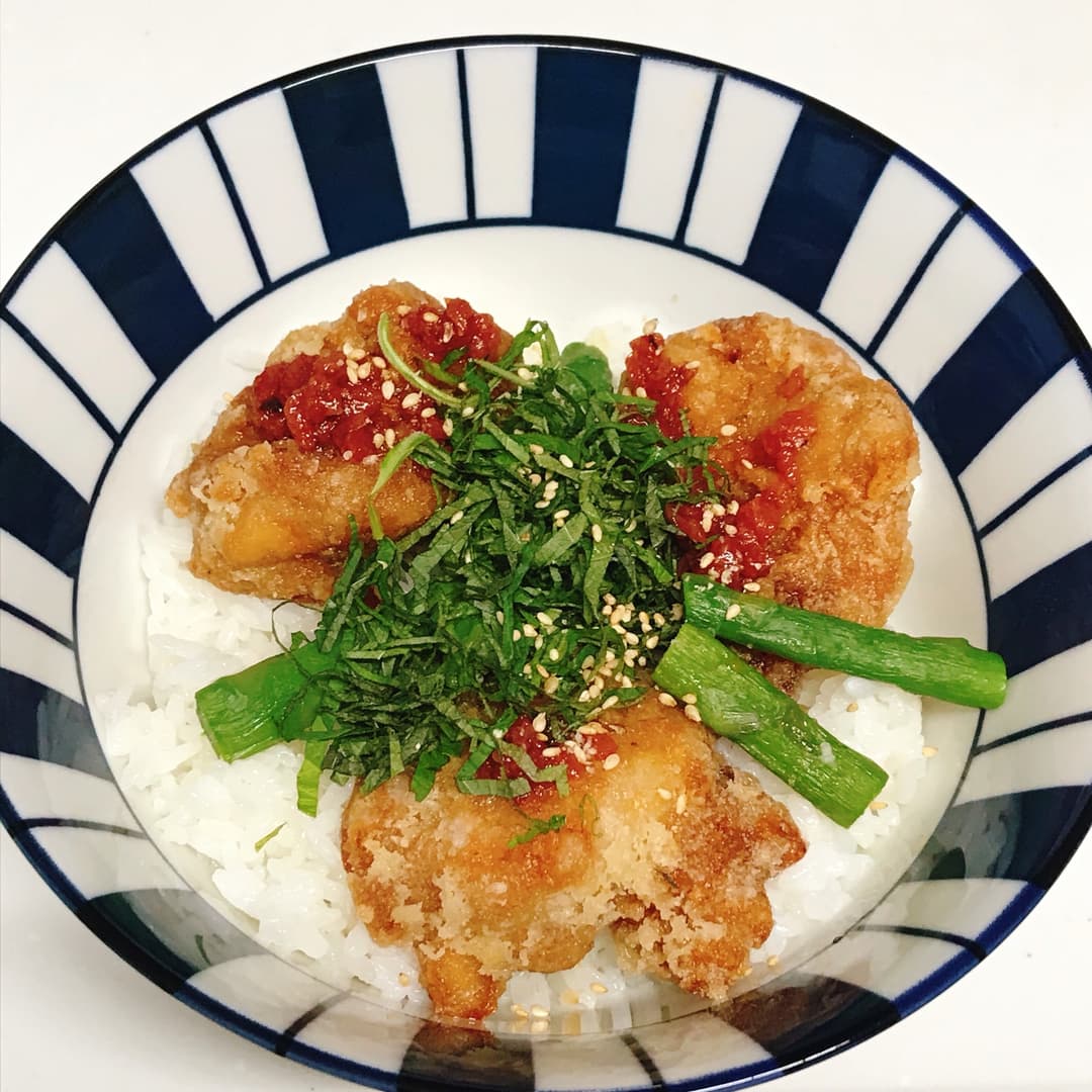 若鶏タツタの梅しそ丼の完成写真