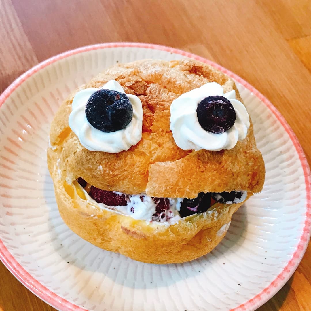 ミックスベリーのびっくりシュークリームの完成写真