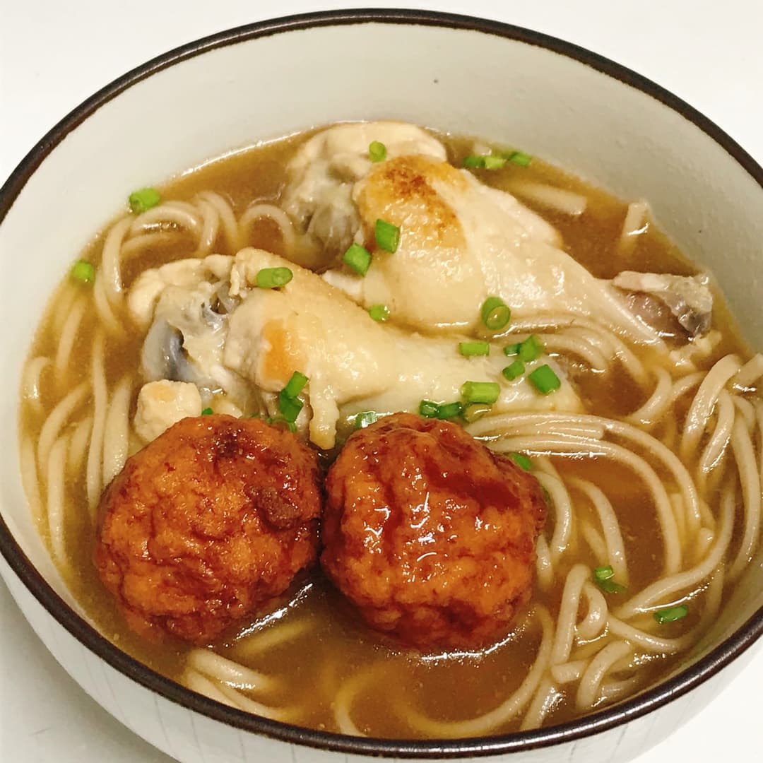 鶏と肉団子の蕎麦の完成写真