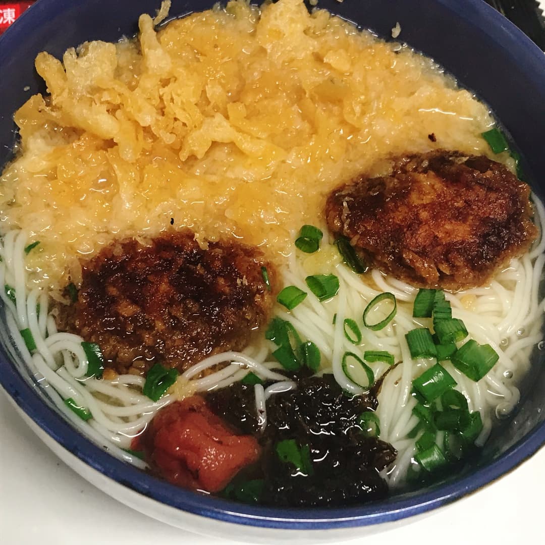 名古屋みそカツの梅たぬき煮麺の完成写真