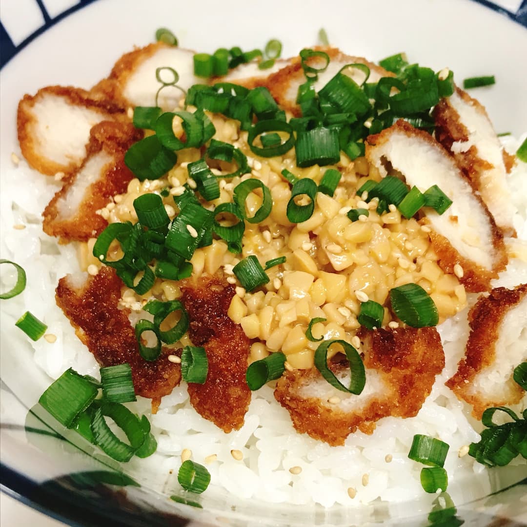 ささみソースカツの納豆丼の完成写真