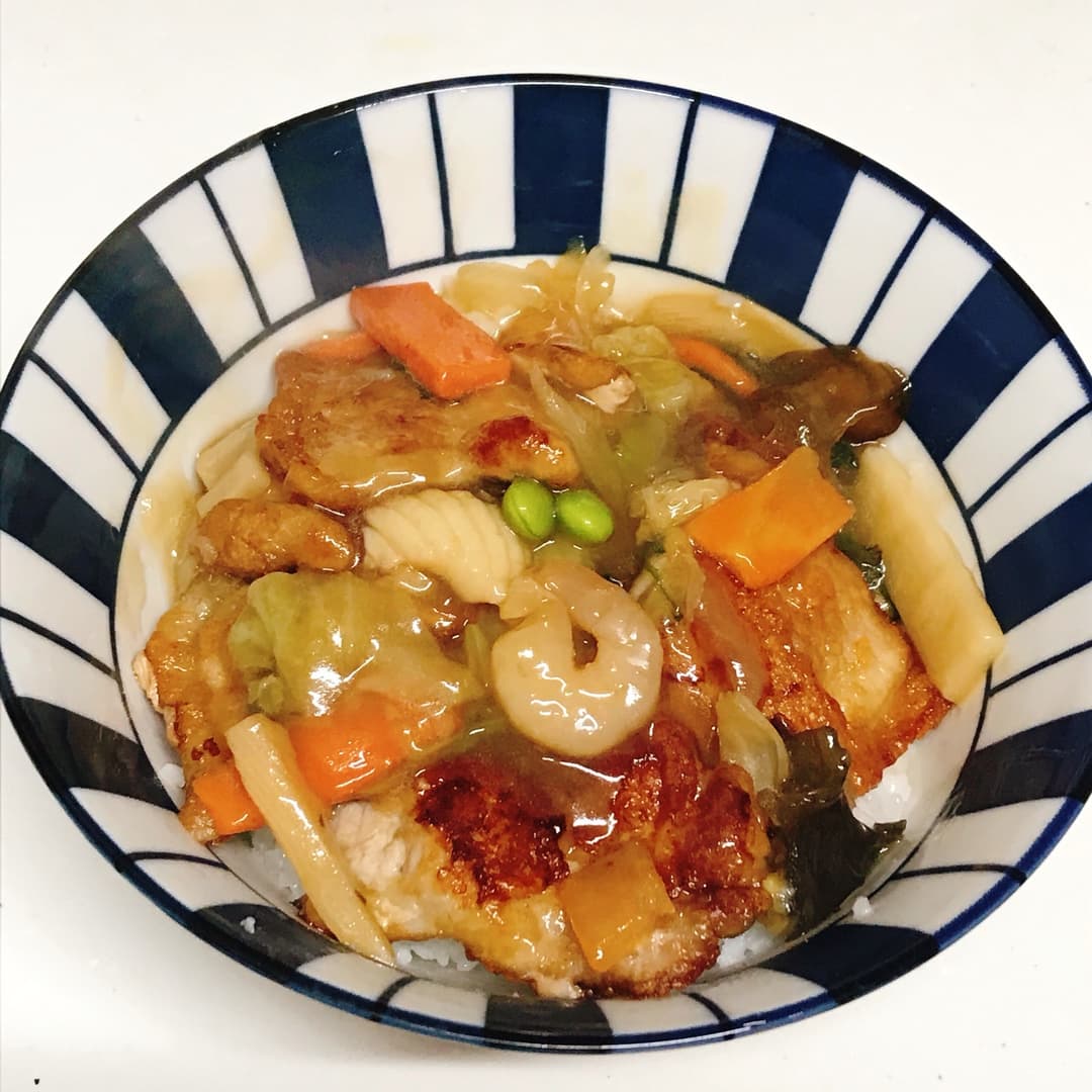 カリカリ豚丼黒酢あんかけの完成写真