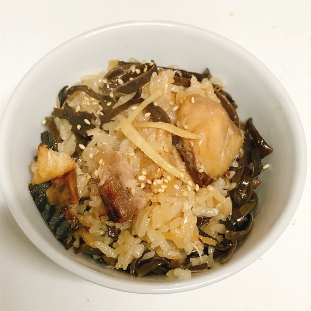 サバときくらげの炊き込みご飯の完成写真