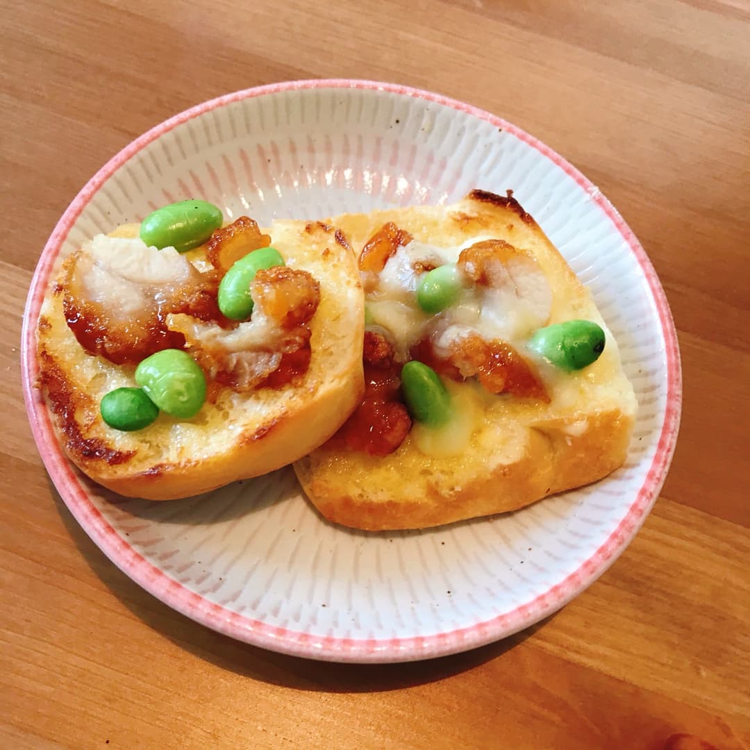 たれづけ唐揚げのマヨトーストの完成写真